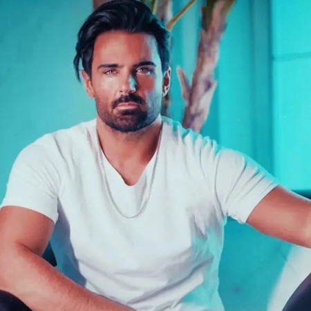 دانلود آهنگ تا شد چشمم افتاد تو دوتا چشم زیباى تو همون چشماى عجیبت سهراب پاکزاد Mp3 دانلود آهنگ تا شد چشمم افتاد تو دوتا چشم زیباى تو همون چشماى عجیبت سهراب پاکزاد Mp3