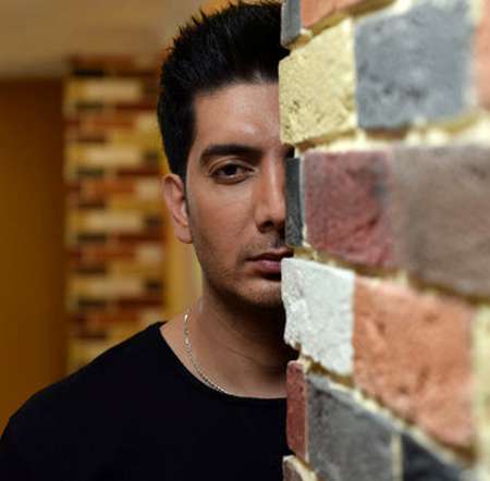 دانلود آهنگ میخندی و خندت مث اون اولا نیست اینجایی اما فکرت اصلا اینجاها نیست فرزاد فرزین Mp3 دانلود آهنگ میخندی و خندت مث اون اولا نیست اینجایی اما فکرت اصلا اینجاها نیست فرزاد فرزین Mp3