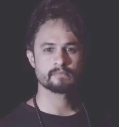 دانلود آهنگ زیادی دور نشو بیا کجاهارو میکنی نگاه انگاری غرقی توی رویا حالتو میخرم راغب Mp3 دانلود آهنگ زیادی دور نشو بیا کجاهارو میکنی نگاه انگاری غرقی توی رویا حالتو میخرم راغب Mp3