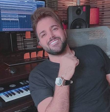 دانلود آهنگ واسه تولدت هدیه گرفتم با اینکه از دستام خیلی دوری علی عبدالمالکی Mp3 دانلود آهنگ واسه تولدت هدیه گرفتم با اینکه از دستام خیلی دوری علی عبدالمالکی Mp3