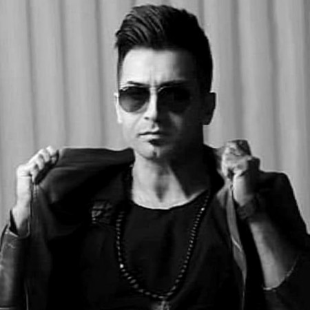 دانلود آهنگ عشق یعنی حالی که دلم داره هیچوقت دست از سرم برنمیداره عشق همیشه موندگاره علی اصحابی Mp3 دانلود آهنگ عشق یعنی حالی که دلم داره هیچوقت دست از سرم برنمیداره عشق همیشه موندگاره علی اصحابی Mp3