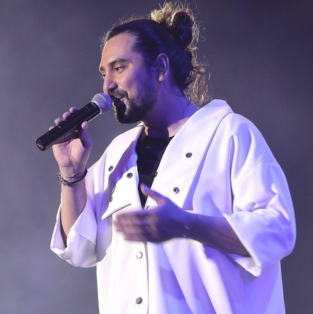 دانلود آهنگ تو این روزای تکراری میون این همه آدم یکی مثل تو رو دیدم بازم یاد تو افتادم امیر عباس گلاب Mp3 دانلود آهنگ تو این روزای تکراری میون این همه آدم یکی مثل تو رو دیدم بازم یاد تو افتادم امیر عباس گلاب Mp3