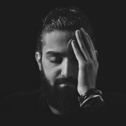 دانلود آهنگ زیباترین پاییز من تسلیم میشم با نگات من بغض میبینم فقط از لا به لای خنده هات امیر عظیمی Mp3 دانلود آهنگ زیباترین پاییز من تسلیم میشم با نگات من بغض میبینم فقط از لا به لای خنده هات امیر عظیمی Mp3