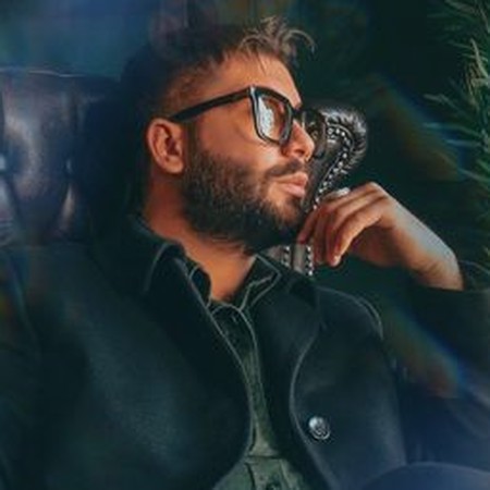 دانلود آهنگ دورت کنم از کی گلم حواست اصلا نیست امیر رشوند Mp3 دانلود آهنگ دورت کنم از کی گلم حواست اصلا نیست امیر رشوند Mp3