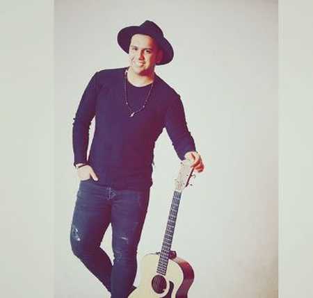 دانلود آهنگ آدم با عشقش مگه میجنگه تو سینه ی تو دله یا سنگه فرشید ادهمی Mp3 دانلود آهنگ آدم با عشقش مگه میجنگه تو سینه ی تو دله یا سنگه فرشید ادهمی Mp3