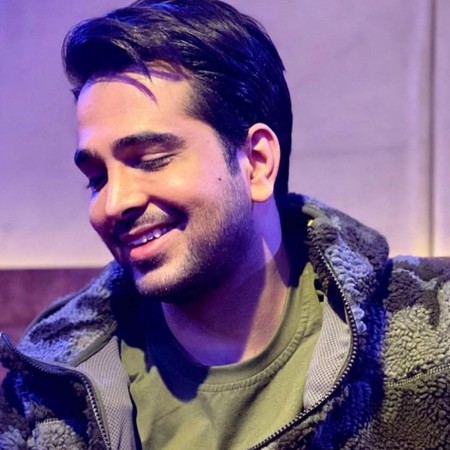 دانلود آهنگ لبخند تورا به دنیا ندهم با عطر هوایت به رویا بروم فرزاد فرخ Mp3 دانلود آهنگ لبخند تورا به دنیا ندهم با عطر هوایت به رویا بروم فرزاد فرخ Mp3