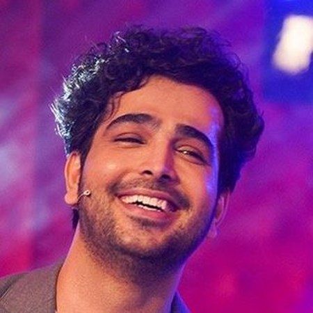 دانلود آهنگ مثل من ماهم شده مجنون تو لیلی طرح خندت دلربایی میکند خیلی فرزاد فرخ Mp3 دانلود آهنگ مثل من ماهم شده مجنون تو لیلی طرح خندت دلربایی میکند خیلی فرزاد فرخ Mp3