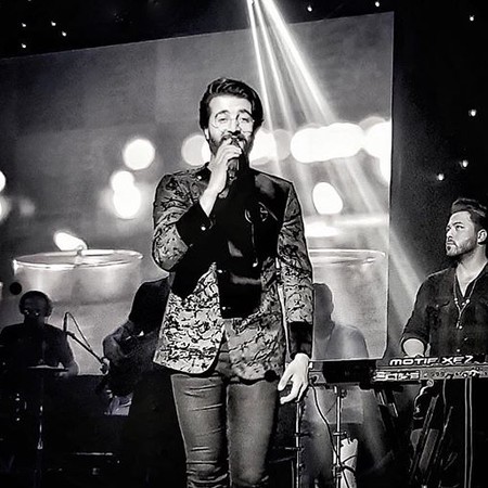 دانلود آهنگ تو که میدونی دور شی میمیرم من نفس هی از تو میگیرم هوروش بند Mp3 دانلود آهنگ تو که میدونی دور شی میمیرم من نفس هی از تو میگیرم هوروش بند Mp3