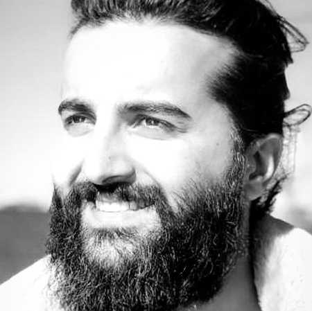 دانلود آهنگ آسمونت دیگه آبی و امن نیست توی دلت دیگه جا واسه من نیست هوروش بند Mp3 دانلود آهنگ آسمونت دیگه آبی و امن نیست توی دلت دیگه جا واسه من نیست هوروش بند Mp3