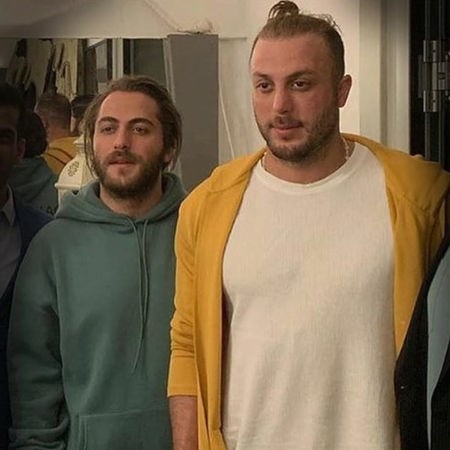 دانلود آهنگ اسمتو با عشق نوشتم رو تن درخت و گل دادن مسیح Mp3 دانلود آهنگ اسمتو با عشق نوشتم رو تن درخت و گل دادن مسیح Mp3