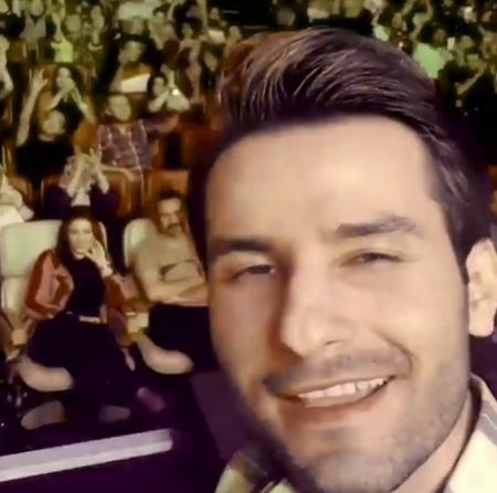 دانلود آهنگ شب با یه نور شمع بوی عود و ساز من با یه قاب عکس دور همیم باز مهدی احمدوند Mp3 دانلود آهنگ شب با یه نور شمع بوی عود و ساز من با یه قاب عکس دور همیم باز مهدی احمدوند Mp3