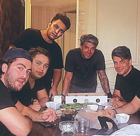 دانلود آهنگ میگیره خندم آخه حتی پیشمی میگیره قلبم مگه میشه پیش من بشینی و دلتنگ شم مهدی آذر Mp3 دانلود آهنگ میگیره خندم آخه حتی پیشمی میگیره قلبم مگه میشه پیش من بشینی و دلتنگ شم مهدی آذر Mp3