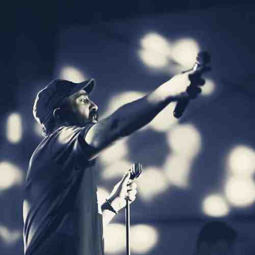 دانلود آهنگ یه گوشه ی این شهر یه قصه ی کوتاه که کوچه ی بن بست کنار یه ایستگاه مهدی یراحی Mp3 دانلود آهنگ یه گوشه ی این شهر یه قصه ی کوتاه که کوچه ی بن بست کنار یه ایستگاه مهدی یراحی Mp3