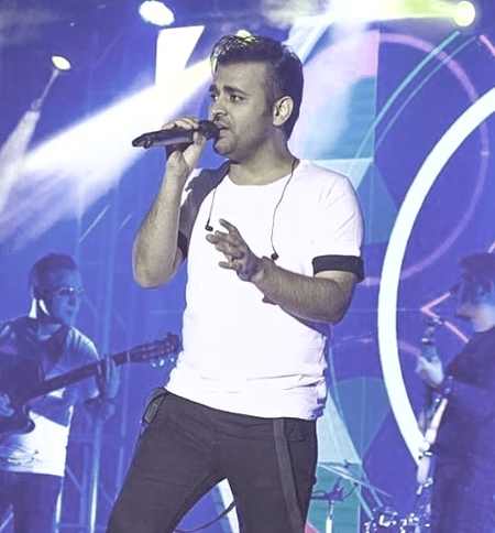 دانلود آهنگ اونکه این روزا رویاهات تو هر نگاهشه اونکه هر لحظه میترسی از تو جدا بشه میثم ابراهیمی Mp3 دانلود آهنگ اونکه این روزا رویاهات تو هر نگاهشه اونکه هر لحظه میترسی از تو جدا بشه میثم ابراهیمی Mp3