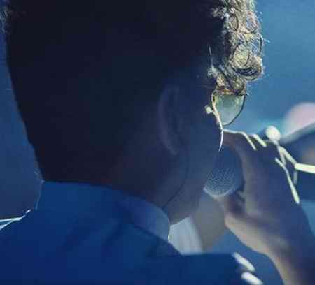 دانلود آهنگ دور هم بودن چه حالی داره دوتا چشمات عجب جادویی داره محسن ابراهیم زاده Mp3 دانلود آهنگ دور هم بودن چه حالی داره دوتا چشمات عجب جادویی داره محسن ابراهیم زاده Mp3