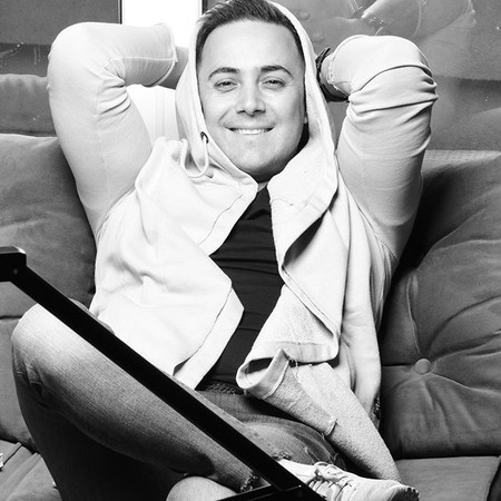 دانلود آهنگ برام بخند فقط چقدر تو خوش آب و گلی من خوشم میاد ازت ناصر زینعلی Mp3 دانلود آهنگ برام بخند فقط چقدر تو خوش آب و گلی من خوشم میاد ازت ناصر زینعلی Mp3