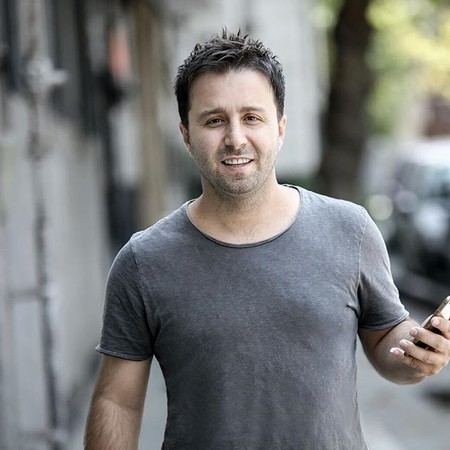 دانلود آهنگ ثانیه ثانیه این حسو دوست دارم تنهات نمیذارم این یعنی دوست داشتنت ندیم Mp3 دانلود آهنگ ثانیه ثانیه این حسو دوست دارم تنهات نمیذارم این یعنی دوست داشتنت ندیم Mp3