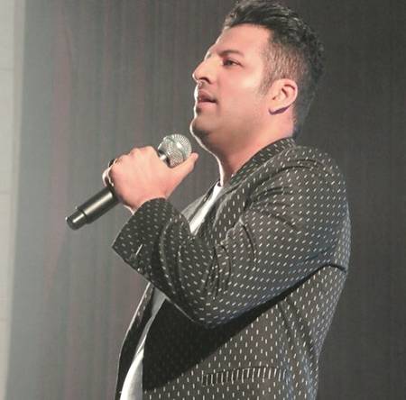 دانلود آهنگ میبینی من دارم میمیرم اما به روت هم نمیاری پویا بیاتی Mp3 دانلود آهنگ میبینی من دارم میمیرم اما به روت هم نمیاری پویا بیاتی Mp3