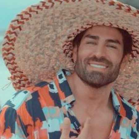 دانلود آهنگ پی چشمان تو لب خندان تو رضا ملک زاده Mp3 دانلود آهنگ پی چشمان تو لب خندان تو رضا ملک زاده Mp3