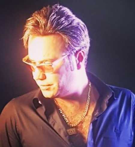 دانلود آهنگ تو هستی منی تو مستی منی جهانو دور من نگردون شهرام شکوهی Mp3 دانلود آهنگ تو هستی منی تو مستی منی جهانو دور من نگردون شهرام شکوهی Mp3