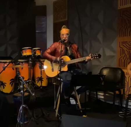 دانلود آهنگ عزیزم بغل کن نگامو بگو بیقراری چه عالی چه حالی نگام کن باز با حالی که داری شهرام شکوهی Mp3 دانلود آهنگ عزیزم بغل کن نگامو بگو بیقراری چه عالی چه حالی نگام کن باز با حالی که داری شهرام شکوهی Mp3