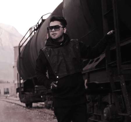 دانلود آهنگ حست میکنم خیلی نزدیکی به من این احساس تو آرامش میده به دل من یوسف زمانی Mp3 دانلود آهنگ حست میکنم خیلی نزدیکی به من این احساس تو آرامش میده به دل من یوسف زمانی Mp3