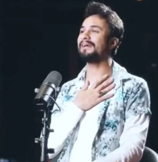 دانلود آهنگ ای که پهلو زده بر قرص قمر چشمانت عالمی محو تماشای لب خندانت راغب Mp3 دانلود آهنگ ای که پهلو زده بر قرص قمر چشمانت عالمی محو تماشای لب خندانت راغب Mp3