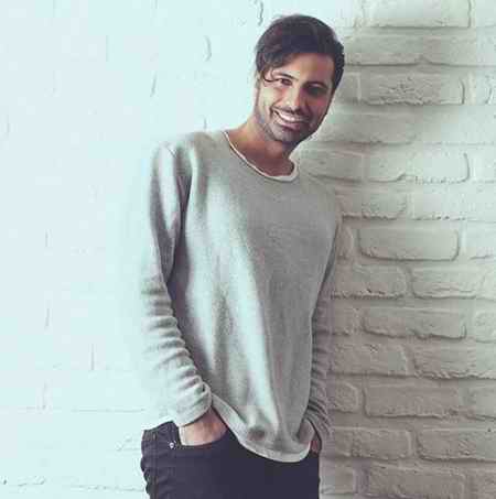 دانلود آهنگ میبینمت و دلم میریزه انگاری دستته نبضم باز امین قباد Mp3 دانلود آهنگ میبینمت و دلم میریزه انگاری دستته نبضم باز امین قباد Mp3