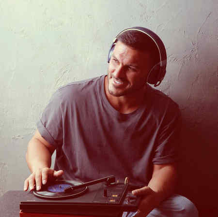 دانلود آهنگ راه میرم تو خیابونا نگام به آسمون فکر اینم که چی کم گذاشتم آخه مگه واسه اون آرمین زارعی Mp3 دانلود آهنگ راه میرم تو خیابونا نگام به آسمون فکر اینم که چی کم گذاشتم آخه مگه واسه اون آرمین زارعی Mp3