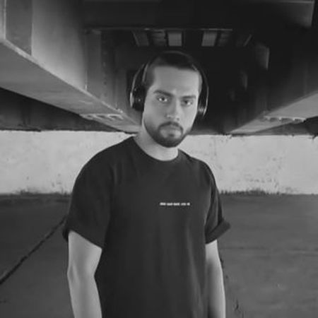 دانلود آهنگ چند وقته که دورم ازت چند وقته مجبورم فقط از پشت خط گوش کنم به صدات حامیم Mp3 دانلود آهنگ چند وقته که دورم ازت چند وقته مجبورم فقط از پشت خط گوش کنم به صدات حامیم Mp3