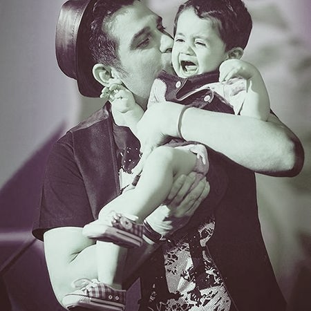 دانلود آهنگ تو شبیه هیشکی نیستی عاشقی و بی حواسی ریشه کردی تو وجودم تو یه بیماری خاصی حمید عسکری Mp3