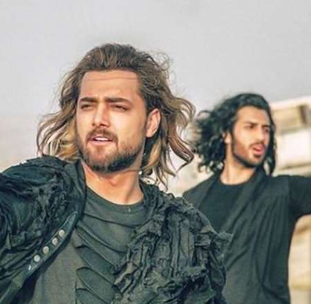 دانلود آهنگ رو به روم ایستادی و من خیره تو چشمای تو اون چشمای تو همه دنیامه و ماکان بند Mp3 دانلود آهنگ رو به روم ایستادی و من خیره تو چشمای تو اون چشمای تو همه دنیامه و ماکان بند Mp3