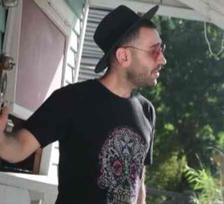 دانلود آهنگ ناز چشمات میخرم دلبریاتم بگو چند نفسم میره برات بلند بلند واسم بخند میثاق راد Mp3 دانلود آهنگ ناز چشمات میخرم دلبریاتم بگو چند نفسم میره برات بلند بلند واسم بخند میثاق راد Mp3