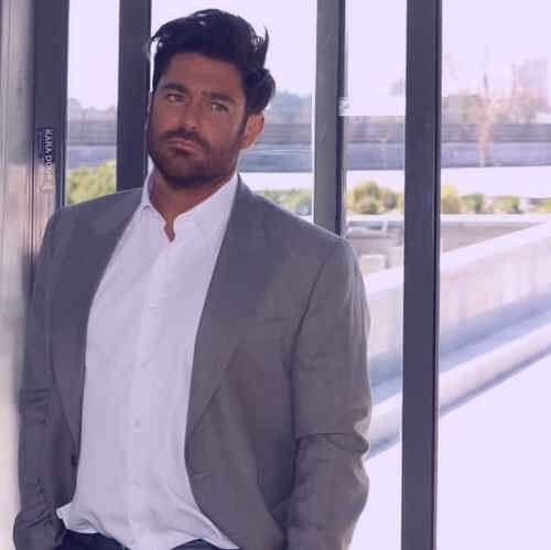 دانلود آهنگ یه حرفایی دارم اگه به گوشت برسه شاید یه جایی شاید یه روزی یادم بیوفتی محمدرضا گلزار Mp3 دانلود آهنگ یه حرفایی دارم اگه به گوشت برسه شاید یه جایی شاید یه روزی یادم بیوفتی محمدرضا گلزار Mp3