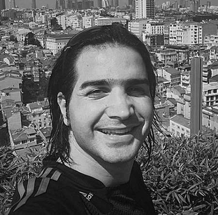 دانلود آهنگ تو میترسیدی کسی مارو کنار هم ببینه محسن یگانه Mp3 دانلود آهنگ تو میترسیدی کسی مارو کنار هم ببینه محسن یگانه Mp3