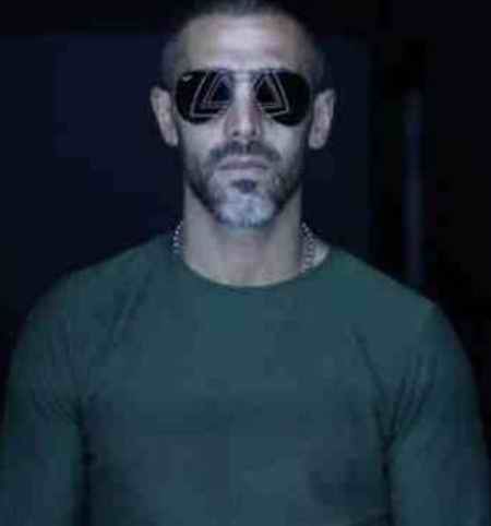 دانلود آهنگ یه شبگرد کوچه میرسه از راه دور تو سینه خدایا داره اون سنگ صبور مرتضی اشرفی Mp3