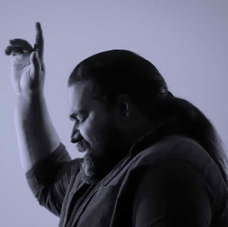 دانلود آهنگ منو دیوونه نکن که چشات میتونه منو تو خیال تو دوباره غرق کنه رضا صادقی Mp3