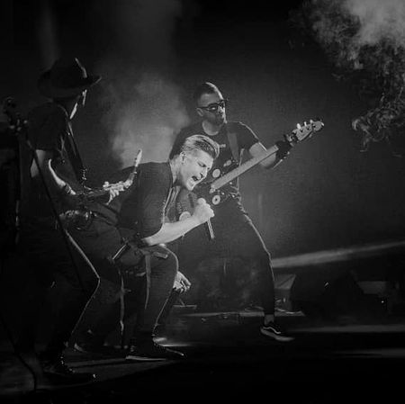 دانلود آهنگ عشق یک نقاشی دلتنگ روی پرده هاست شهاب مظفری Mp3 دانلود آهنگ عشق یک نقاشی دلتنگ روی پرده هاست شهاب مظفری Mp3