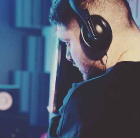 دانلود آهنگ حلقه زدن دور حرم حلقه به گوشا مست می ناب توان شراب فروشا سینا پارسیان Mp3 دانلود آهنگ حلقه زدن دور حرم حلقه به گوشا مست می ناب توان شراب فروشا سینا پارسیان Mp3