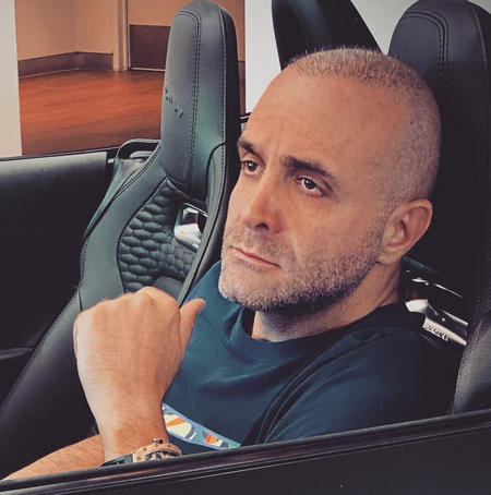 دانلود آهنگ تا سلسله ی موی تو در باد وزان است در پیچ و خمش ریزش برگان خزان است سینا سرلک Mp3