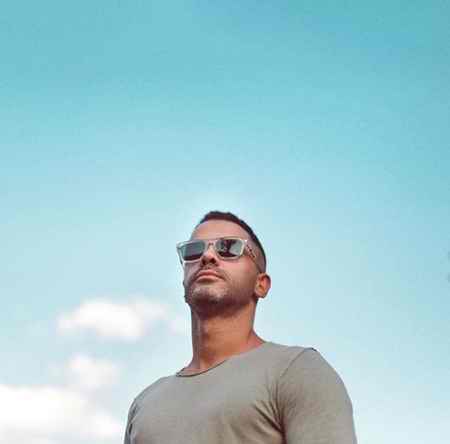 دانلود آهنگ سکوتمون یه حس خوب کنار هم خوشحالم همین که تو شادی مث نم بارون رو تن خیابون سیروان خسروی Mp3 دانلود آهنگ سکوتمون یه حس خوب کنار هم خوشحالم همین که تو شادی مث نم بارون رو تن خیابون سیروان خسروی Mp3