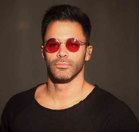 دانلود آهنگ نمی دونم چی باید بخونم اشکام پایین میاد رو گونه م سیروان خسروی Mp3 دانلود آهنگ نمی دونم چی باید بخونم اشکام پایین میاد رو گونه م سیروان خسروی Mp3