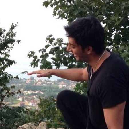 دانلود آهنگ زندگیم رو لب تیغه نمیشه با تو بیام فرزاد فرزین Mp3