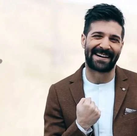 دانلود آهنگ نیمه شب بیرون زدم رفتم پی می خواریم تا در می خانه رفتم در پی دلداریم حمید هیراد Mp3 دانلود آهنگ نیمه شب بیرون زدم رفتم پی می خواریم تا در می خانه رفتم در پی دلداریم حمید هیراد Mp3